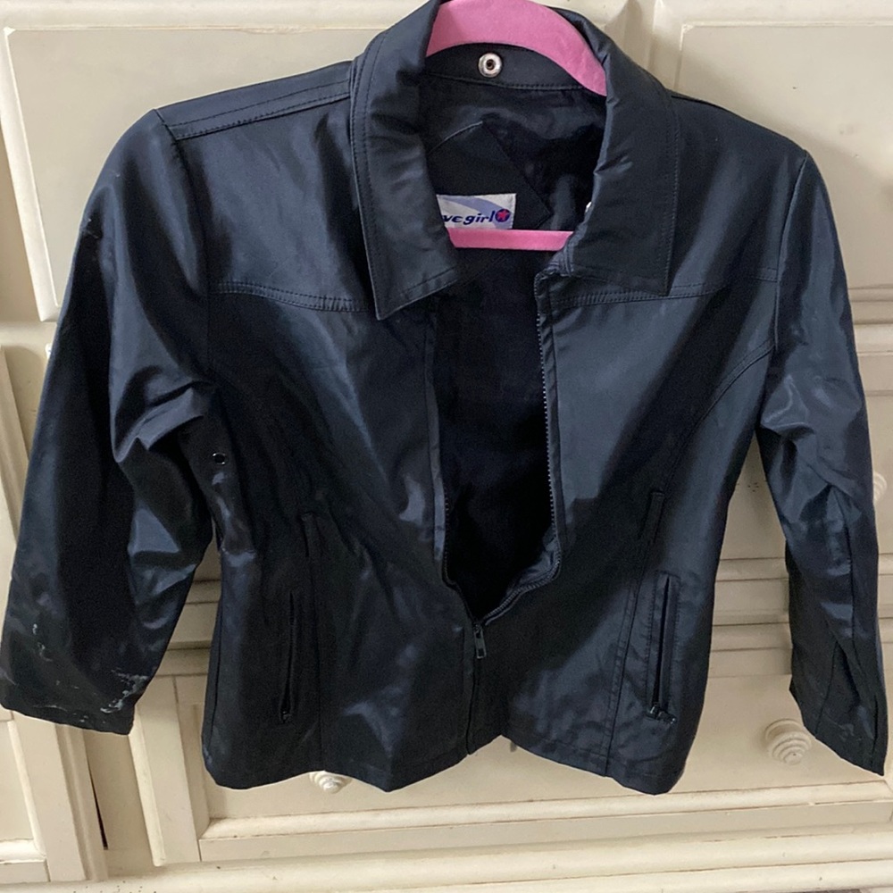 Girls black rain jacket/ windbreaker. Size - large